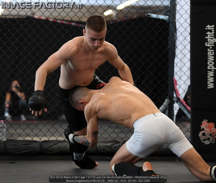 2021-05-02 Milano in the Cage 7 01719 Joan De Vecchi-Dylan Mulattieri - Shoot boxe classe B -61kg